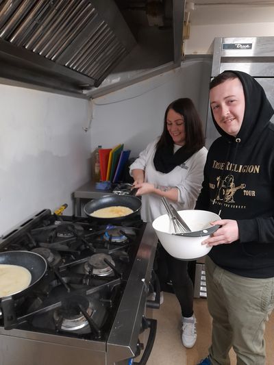 Amber Foundation - Making pancakes 23.jpg