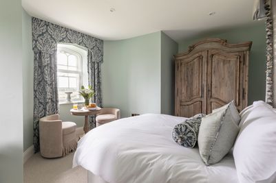 Ratcheugh_Crag_Cottage_High_res_-1.jpg