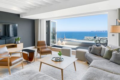 Perfect-Stays-Gwel-Arvor-living-area-1.jpg