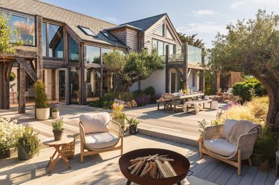 Perfect-Stays-Constantia-exterior-2.jpg