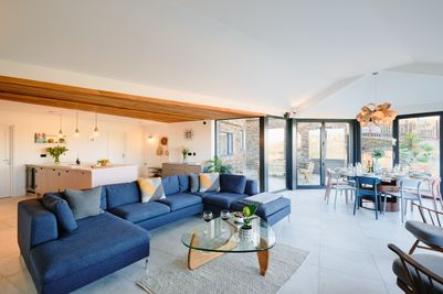 Perfect-Stays-The-Hideout-living-area.jpg