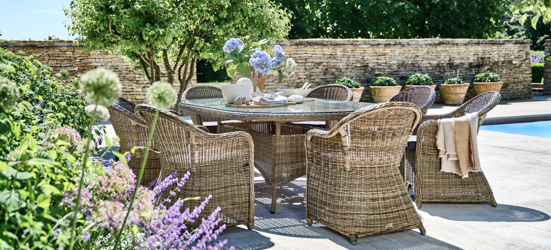 Bridgman - 230cm Mayfair Oval Dining Table_with 8 Dining Armchairs (bridgman.co.uk)_5801x2637.png