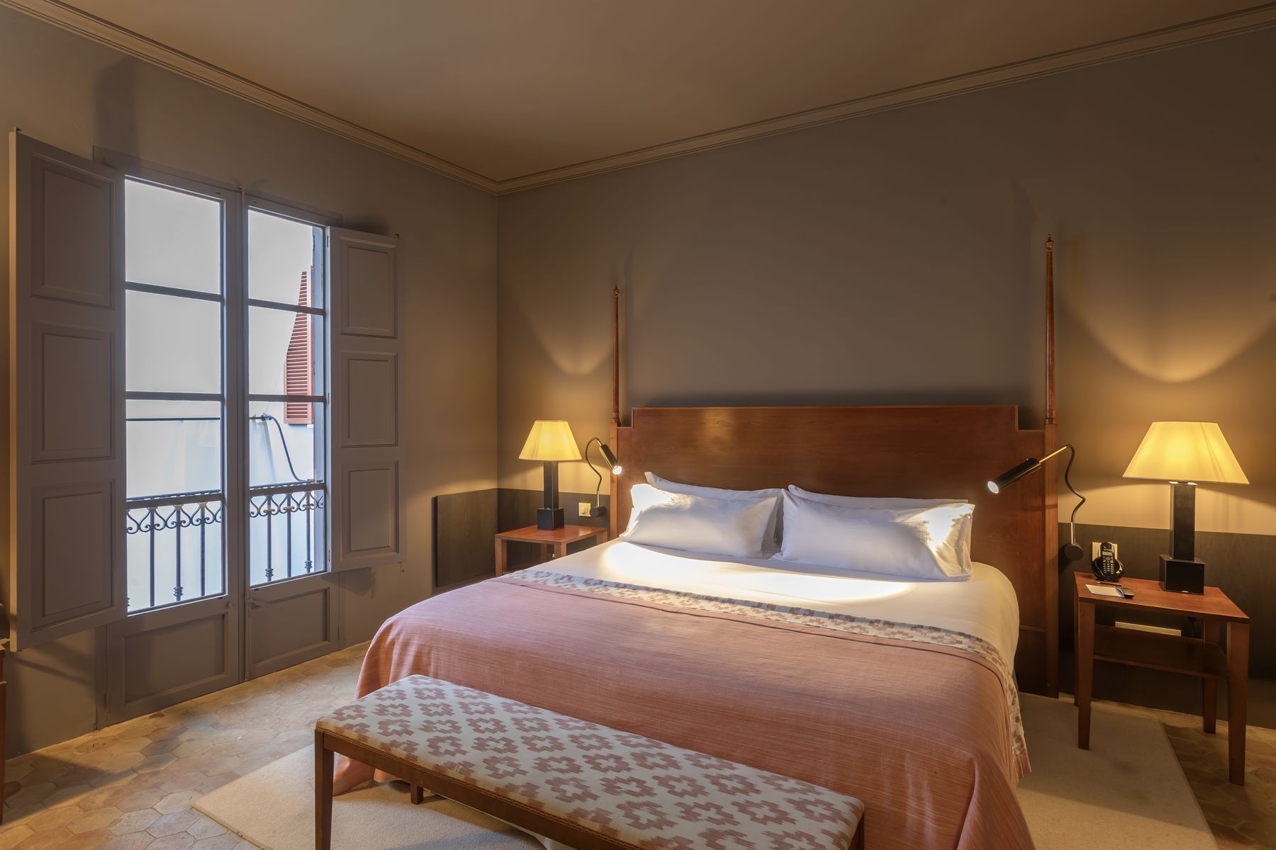Deluxe 2 - Room 10 .jpg