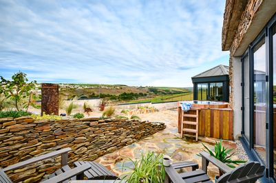 Perfect-Stays-The-Hideout-exterior.jpg