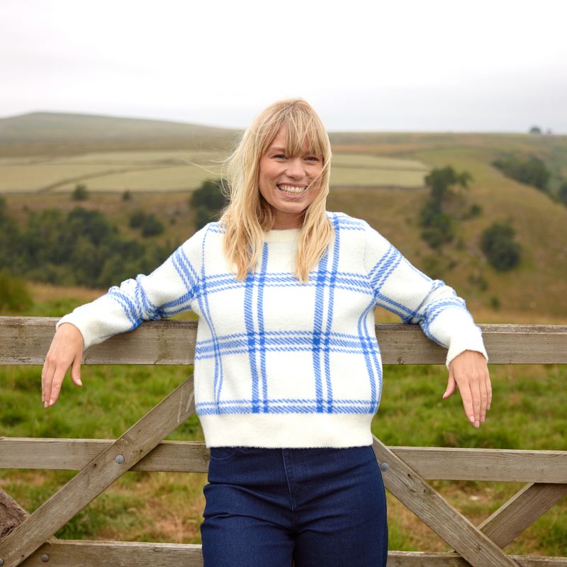 Delilah Womens Checked Chunky Knit Jumper - Vanilla & Cobalt Check