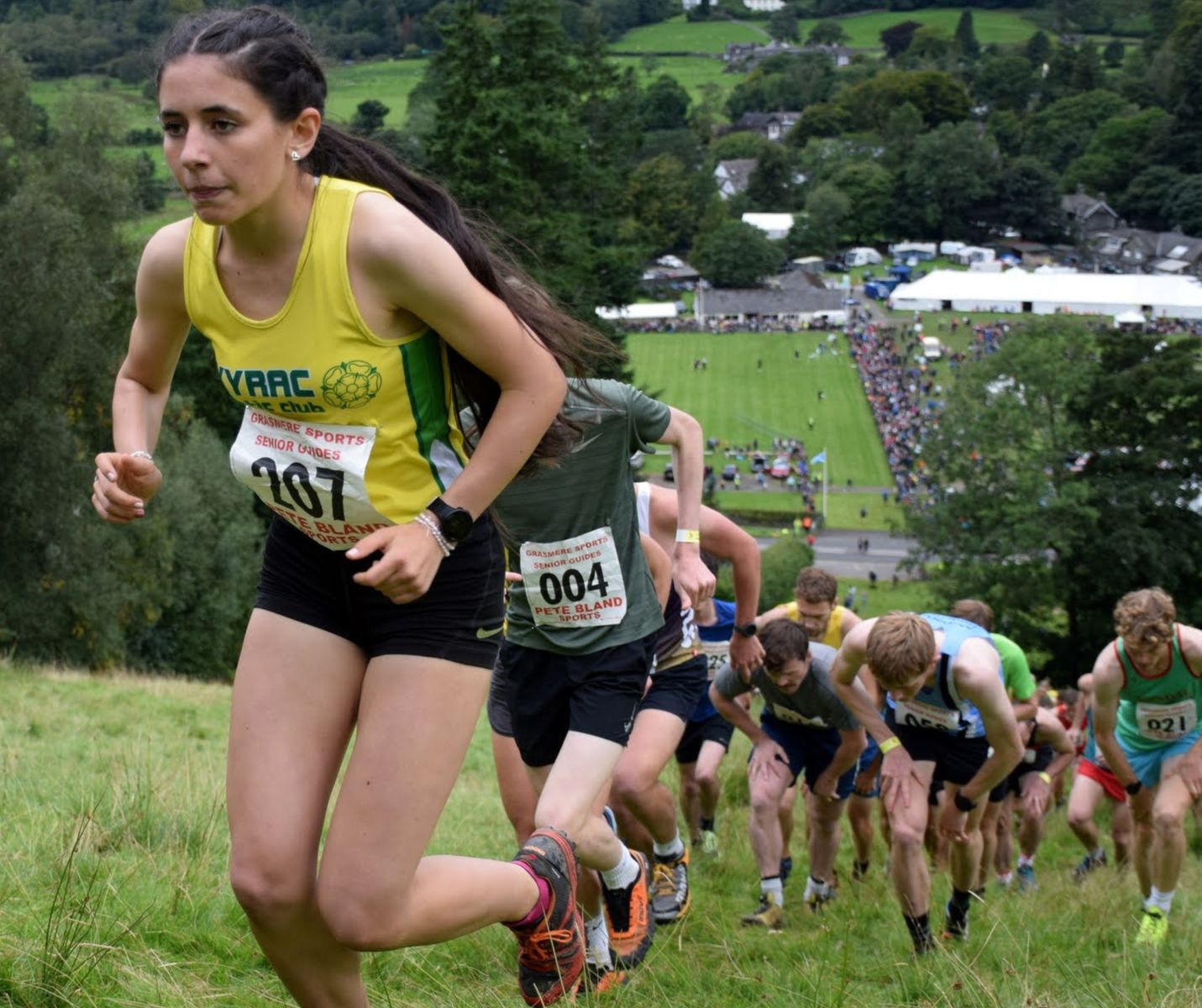 Charlotte Rawstron on her way to winning the 2023 Ladies title in the Senior Guides Race at Grasmere Lakeland Sports and Show.