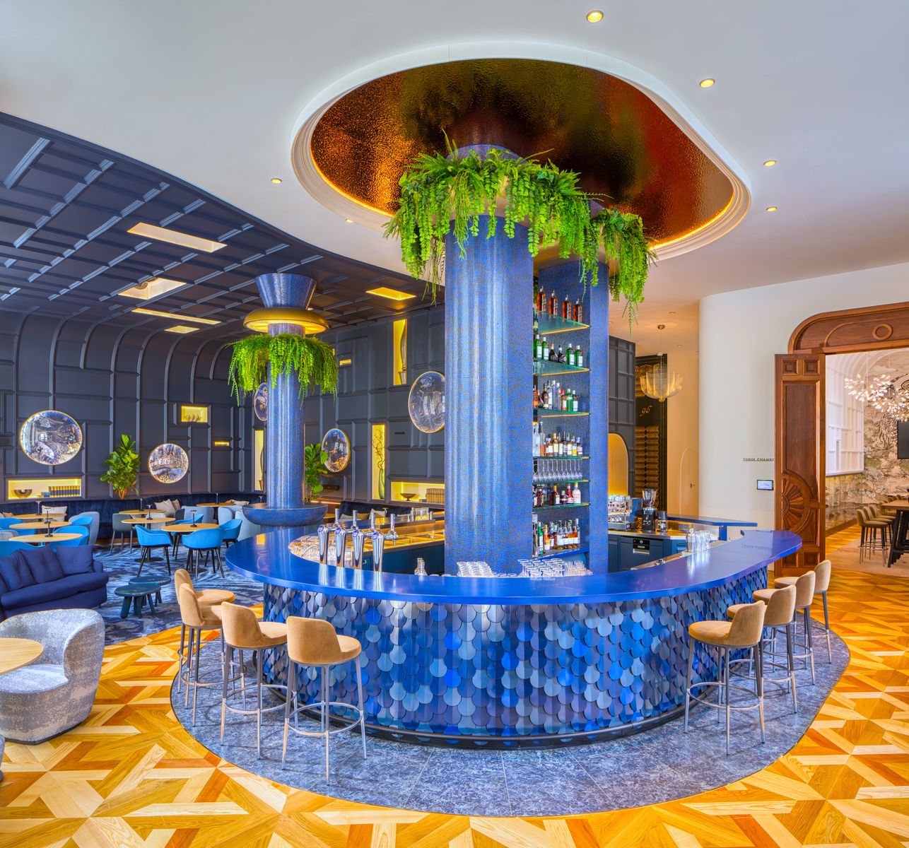 5_KIMPTON_BEM_BUDAPEST_BAR_HUSO_2.jpg