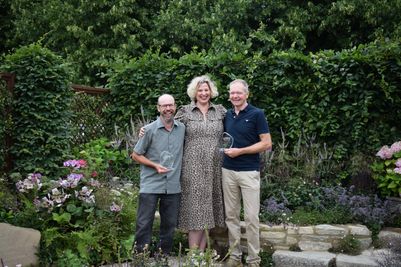 Winners Chris Reeve (left) and Paul Everden (right) with Judge Petra Hoyer-Millar
