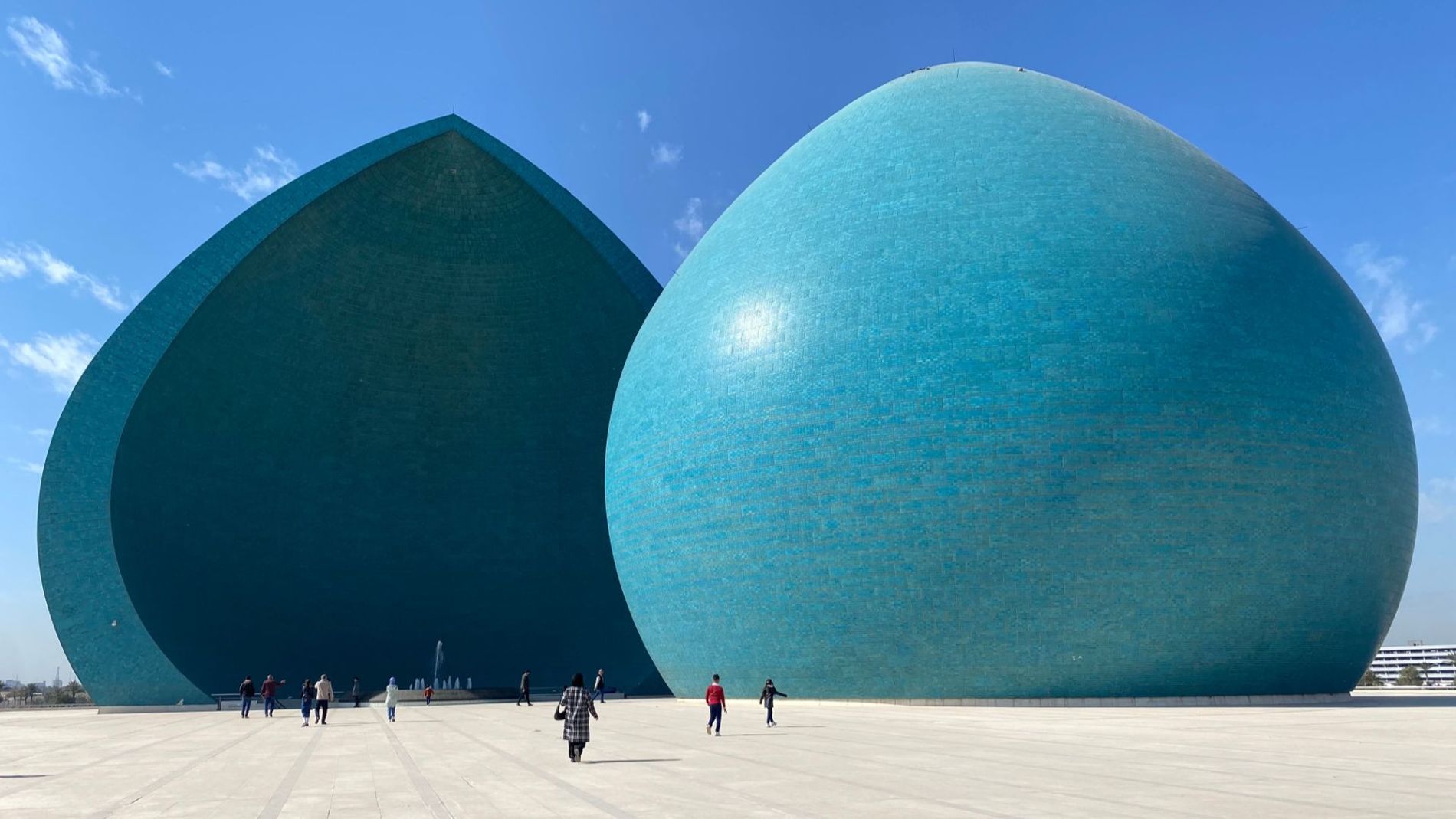 martyrs-monument-al-shaheed-place-baghdad-iraq.jpg