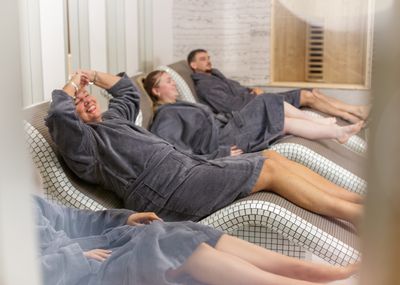 lounger.group.laughing.JPG