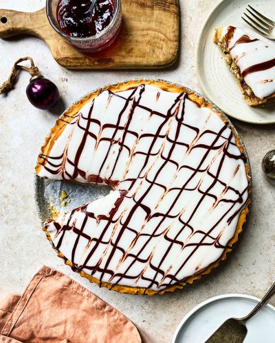 Classic Bakewell tart