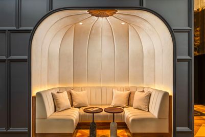 6_KIMPTON_BEM_BUDAPEST_BAR_HUSO_2.jpg