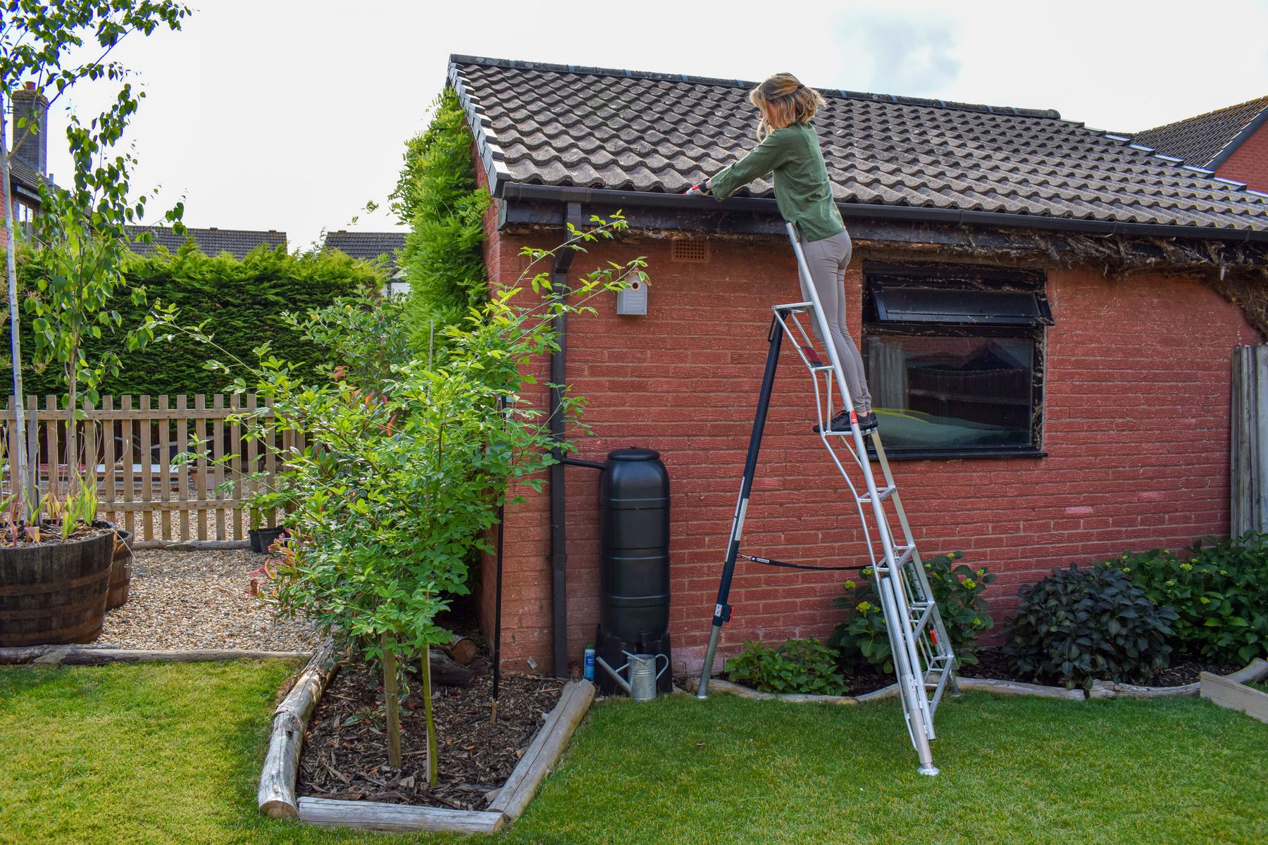 Henchman Fully Adjustable Tripod Ladder 8ft