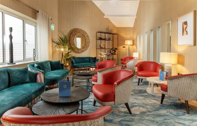 spa.lounge.wide.JPG