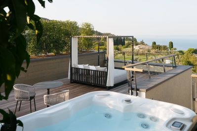 Tobias_Kaser_web_sky_suite_1.jpg