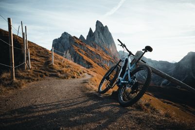 granbaitadolomites_seceda_bike.jpg
