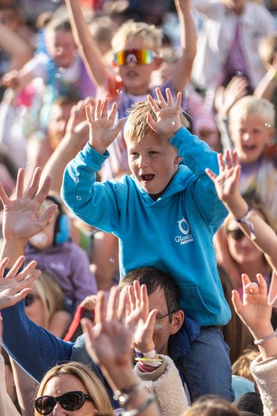 Kids enjoying Gloworm.jpg