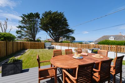 Perfect Stays-Poldhu-garden.jpg