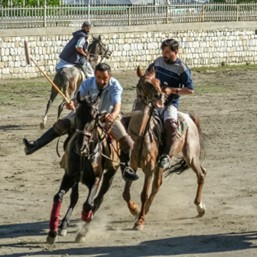 Shandur Polo Festival Pakistan.jpg