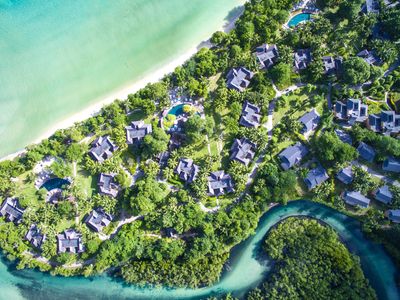 Constance Ephelia, Seychelles - Aerial view I.jpg
