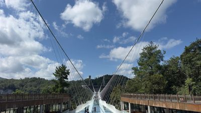 Zhangjiajie Grand Canyon (1).jpg