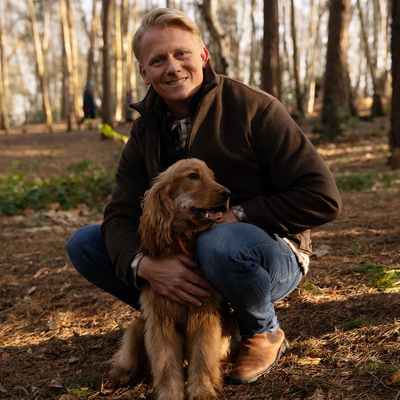 Tavo ambassador - Dr. Scott Miller BVSc MRCVS  with his rescue dog, Mango