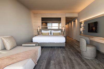 Florian_Andergassen_web_sky_suite_1.jpg