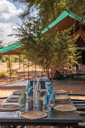 Sarara_Wilderness_Dining[1].jpg