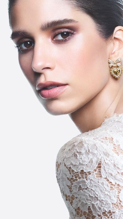 DG_MU25_FLAWLESS_LOOK_KV_EYE_PALETTE_CONSERVATIVE_JPG_9_16_300DPI_CMYK.jpg