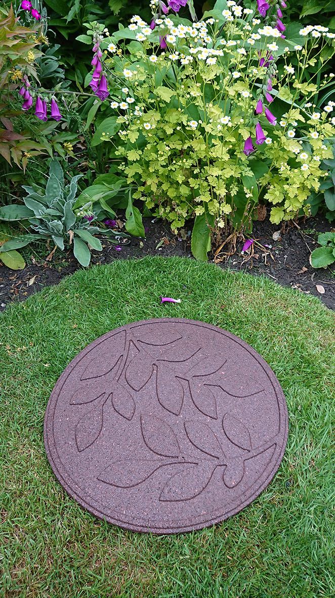 Primeur Eco Stone Stepping Stone Leaf Earth.jpg