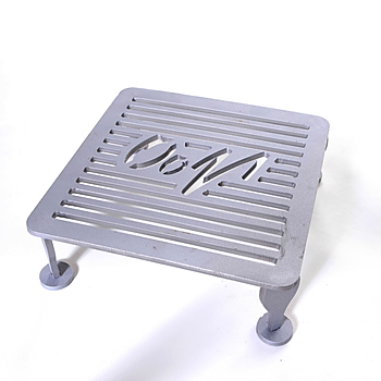 The Tuscan Grill from Valoriani UK - an accessory for use in pizza ovens