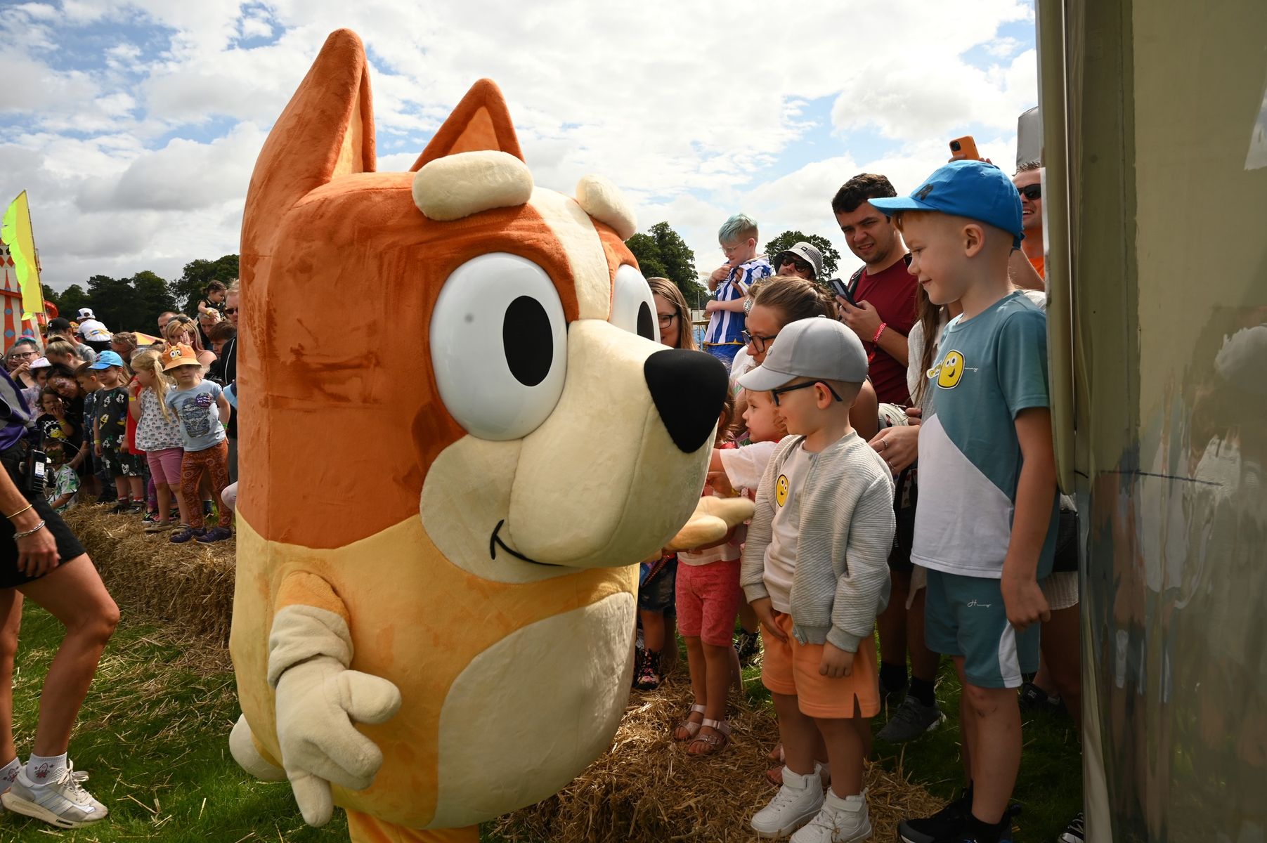 2023 Children and families enteracting with acts at Gloworm.jpg