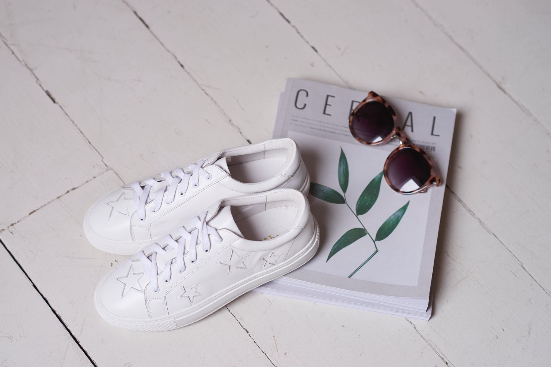 Cocorose London Hoxton White with White Star trainers