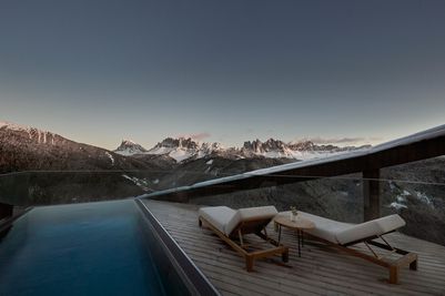 FORESTIS-Penthouse-Pool-4 (6).jpg