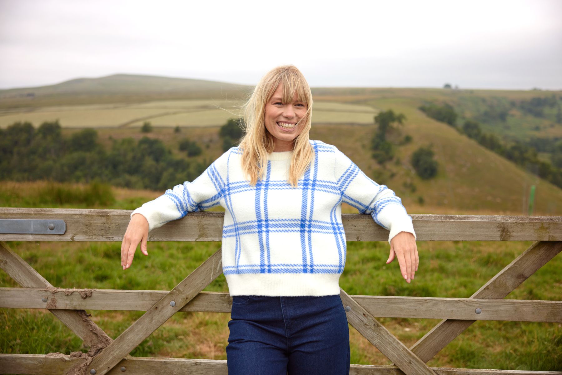 Delilah Womens Checked Chunky Knit Jumper - Vanilla & Cobalt Check