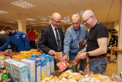 0026_miller_homes_storehouse_project_christmas_hampers.JPG