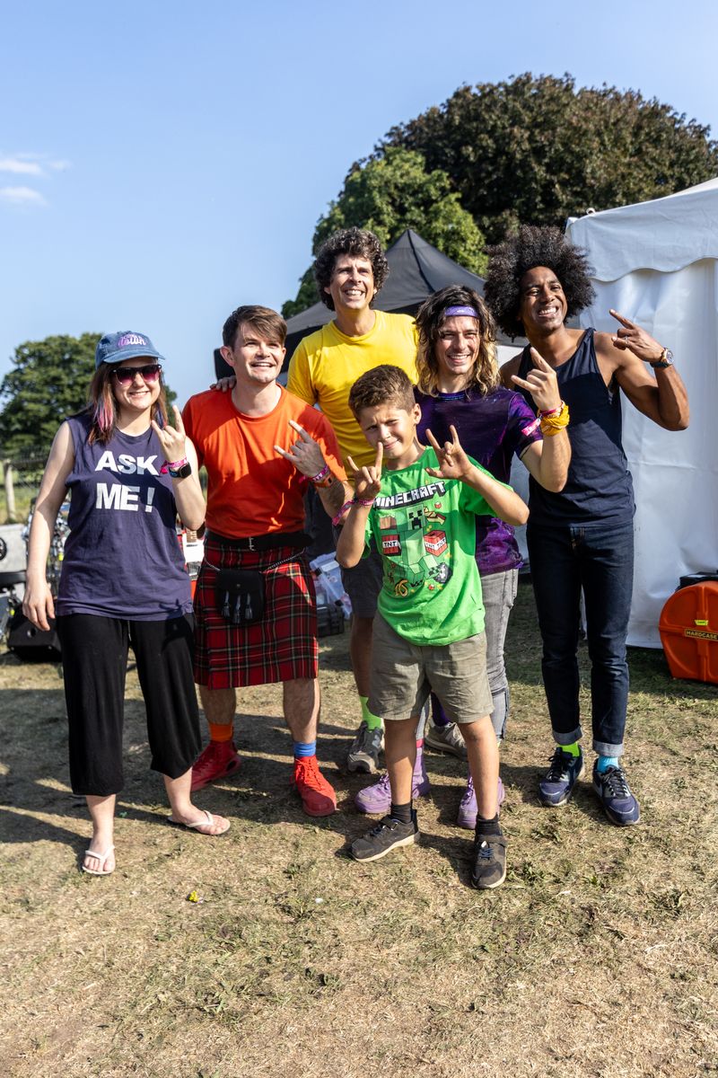 Andy & The Oddsocks meeting fans.jpg