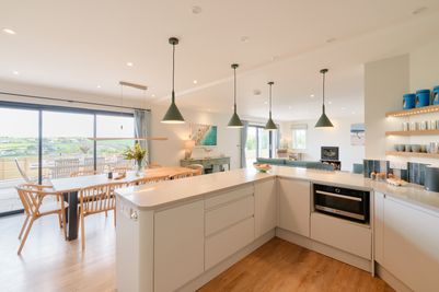 Perfect-Stays-Four-Geese-kitchen.jpg