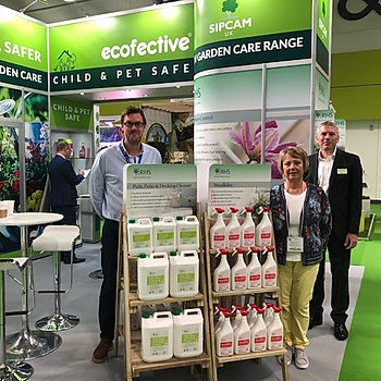 RHS Assured Sipcam partnership photo L-R Peter Graham (Assured Products) Shereen Llewellin (RHS), Matt Jones (Sipcam UK).jpg