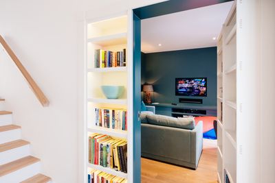 Perfect-Stays-Tregully-TV-room.jpg