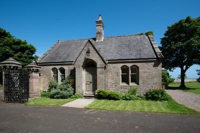 Cheswick House Gate Lodge - Press (10).jpg