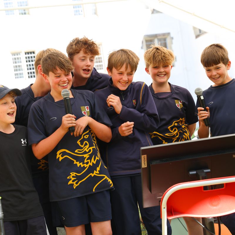 Warminster pupils open mic workshop