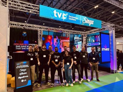 EAG Show 2026 Day 1 w Singa.jpg