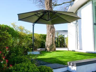 Eclipse Cantilever Parasol