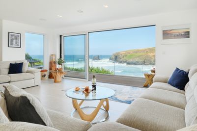 Perfect-Stays-Roscarrock-living-area.jpg