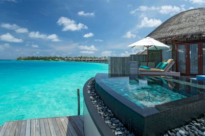 halaveli-maldives-2021-bs-water-villa-13_hd.jpg