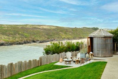 Perfect-Stays-Roscarrock-exterior-2.jpg