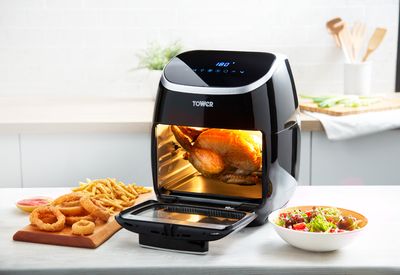 T17039 - Tower Xpress Pro 5-in-1 Digital Air Fryer Oven.jpg