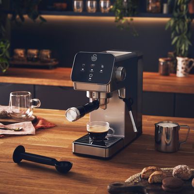 SK22153 Swan Espresso Machine 2.jpg