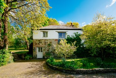 Perfect-Stays-The-Watermill-exterior-2.jpg